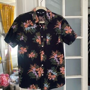 Volcom Men's Size Small Floral Short Sleeve Hawaiian Shirt Camp Shirt Cotton